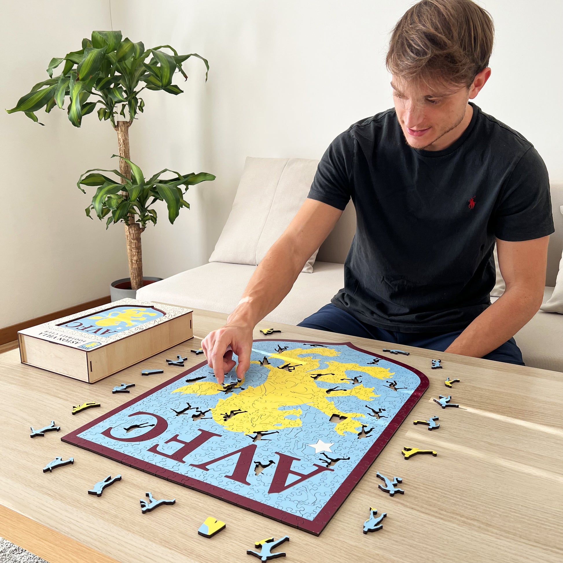 Logo Aston Villa® - Puzzle di Legno – Iconic Puzzles IT